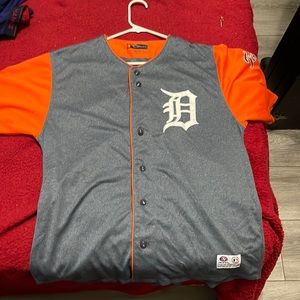 Genuine merchandise Detroit tigers baseball team button up shirt